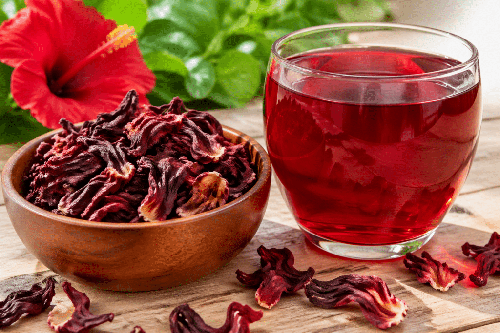 Hibiscus : 7 bienfaits santé prouvés, tisane et usages médicinaux en 2026